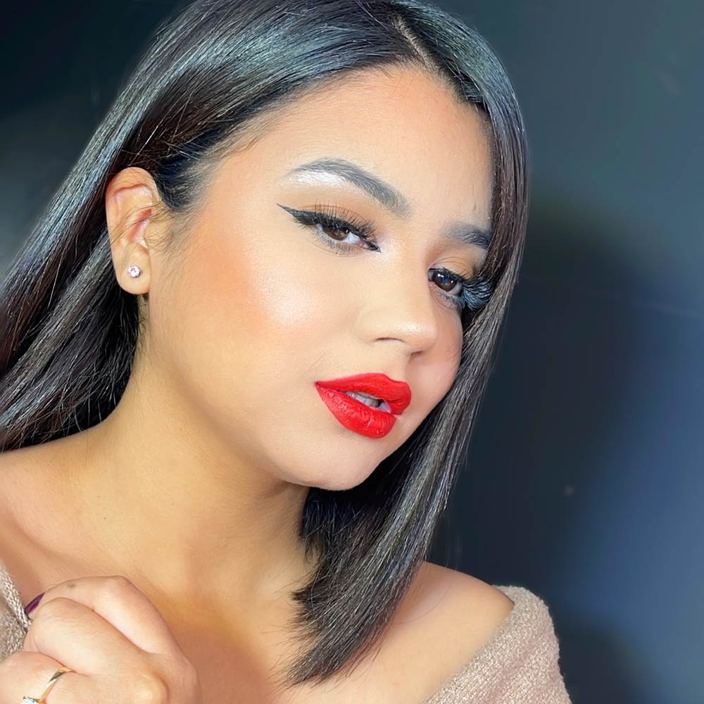 Meet your Posher, Fefi